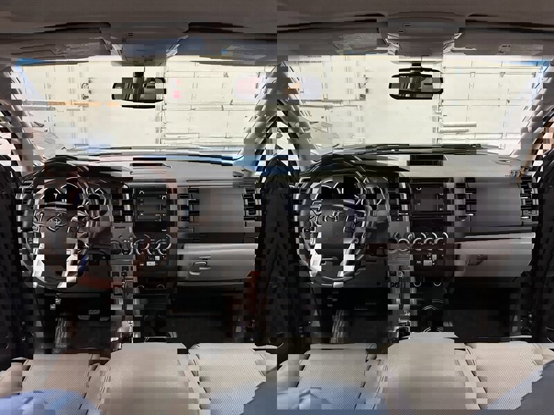 Used 2014 Toyota Sequoia Platinum image 17