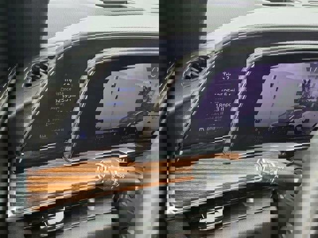 Used 2023 Cadillac Escalade Premium Luxury image 15