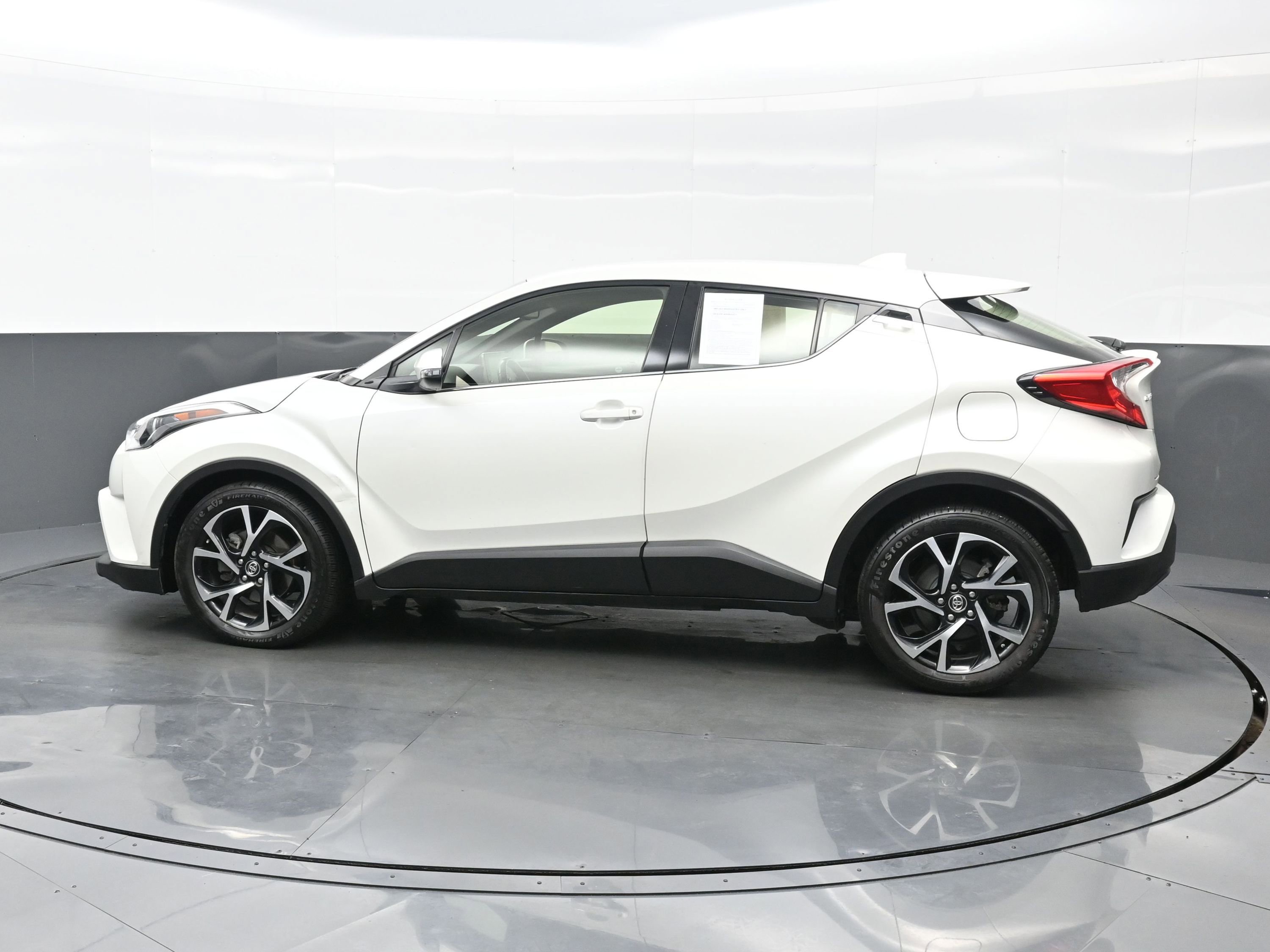 Used 2019 Toyota C-HR Limited image 3