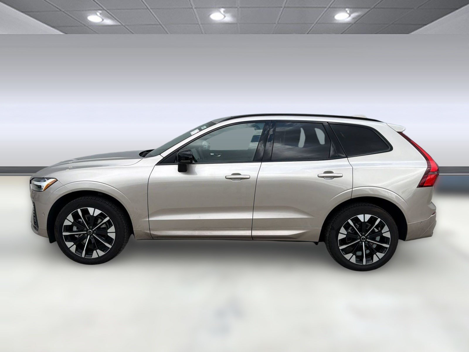 Certified 2026 Volvo XC60 B5 Plus w/ Protection Package Premier AWD/4WD image 2