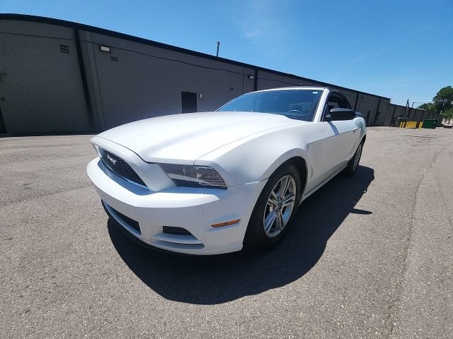 Used 2014 Ford Mustang Convertible RWD image 7