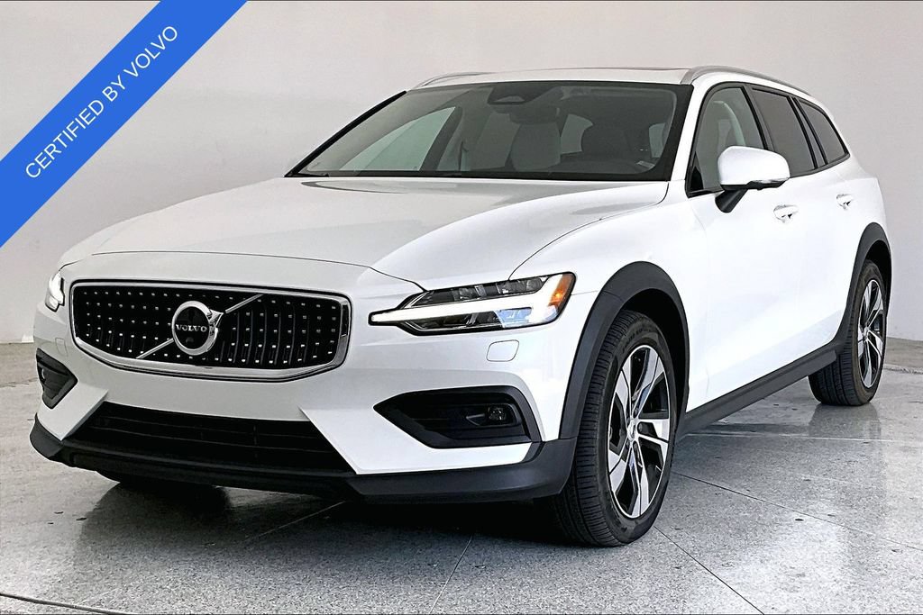 Used 2023 Volvo V60 B5 Cross Country Plus w/ Climate Package AWD/4WD image 14
