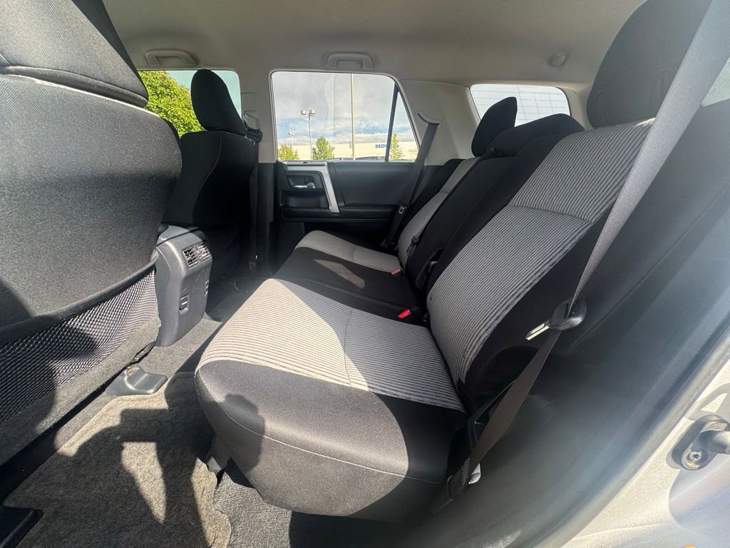 Used 2018 Toyota 4Runner SR5 AWD/4WD image 27