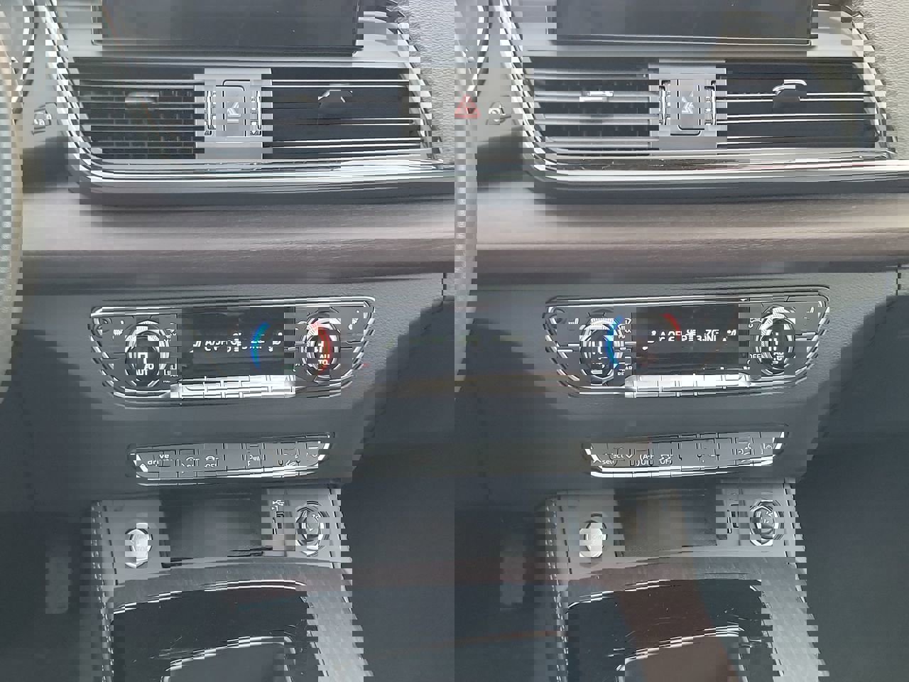 Used 2024 Audi Q5 2.0T Premium Plus image 18