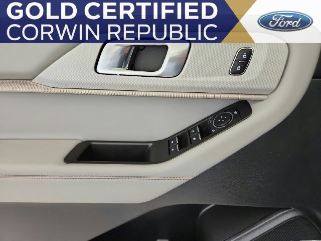 Used 2025 Ford Explorer Active w/ Active Comfort Package AWD/4WD image 22
