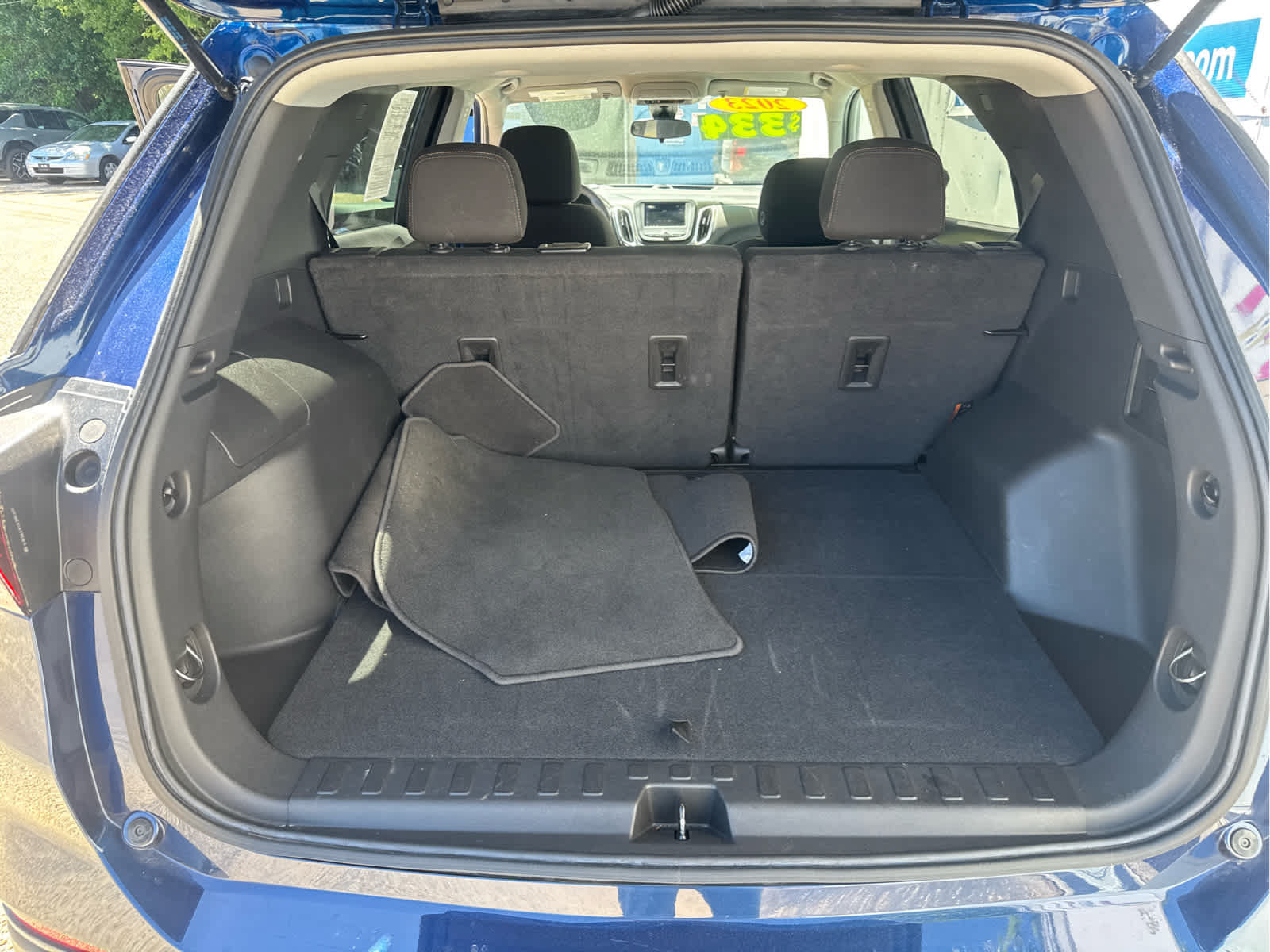 Used 2023 Chevrolet Equinox LT FWD image 28