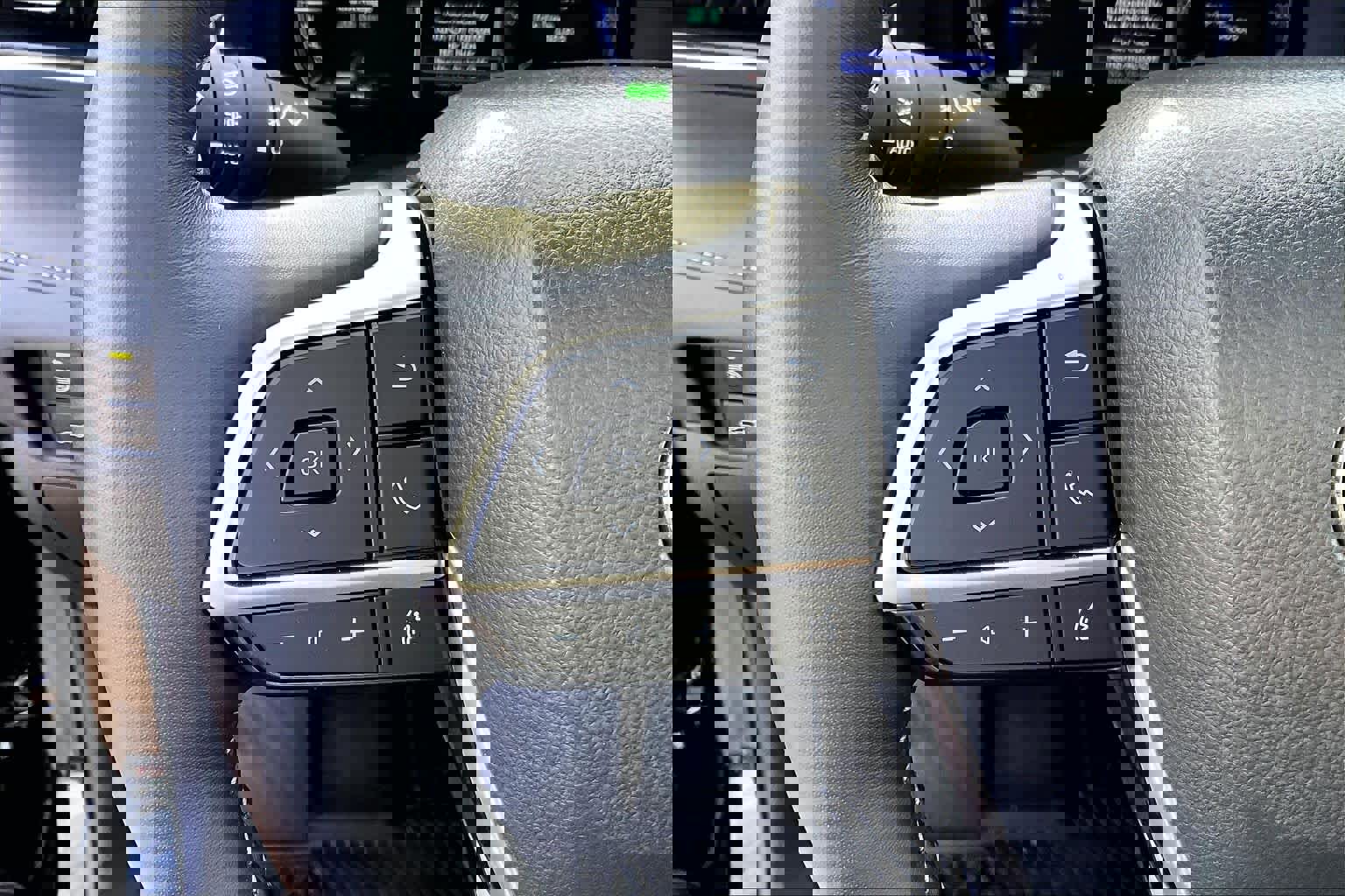 Used 2025 Toyota Highlander Platinum image 23