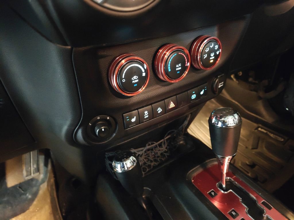 Used 2016 Jeep Wrangler Unlimited Rubicon image 9