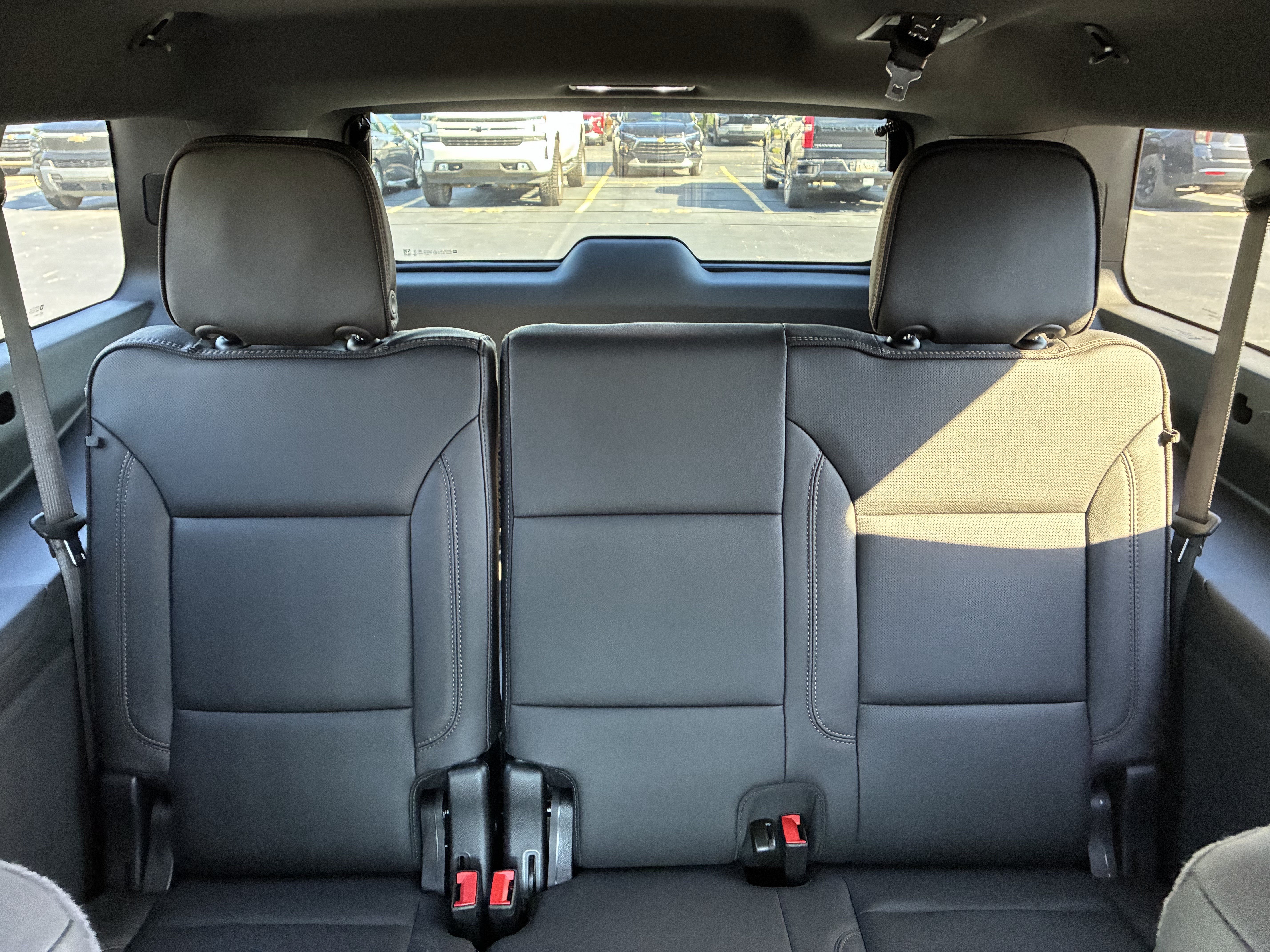 Used 2026 Chevrolet Suburban High Country AWD/4WD image 18