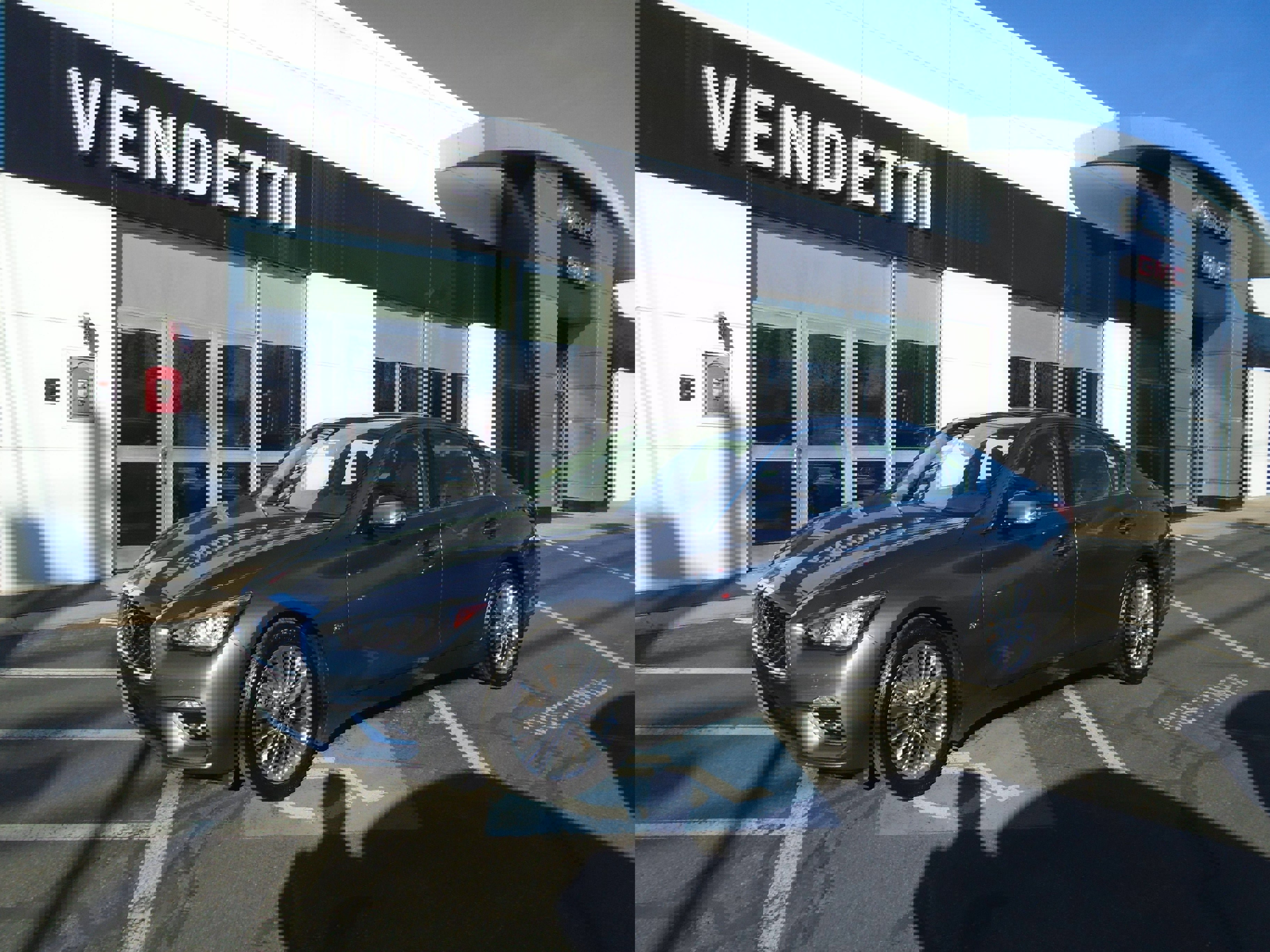 Used 2020 INFINITI Q50 Luxe w/ Essential Package (3.0T Luxe) image 1