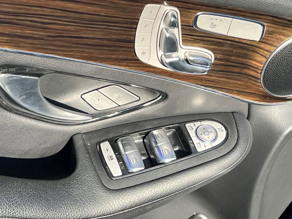 Used 2022 Mercedes-Benz GLC 300 image 14