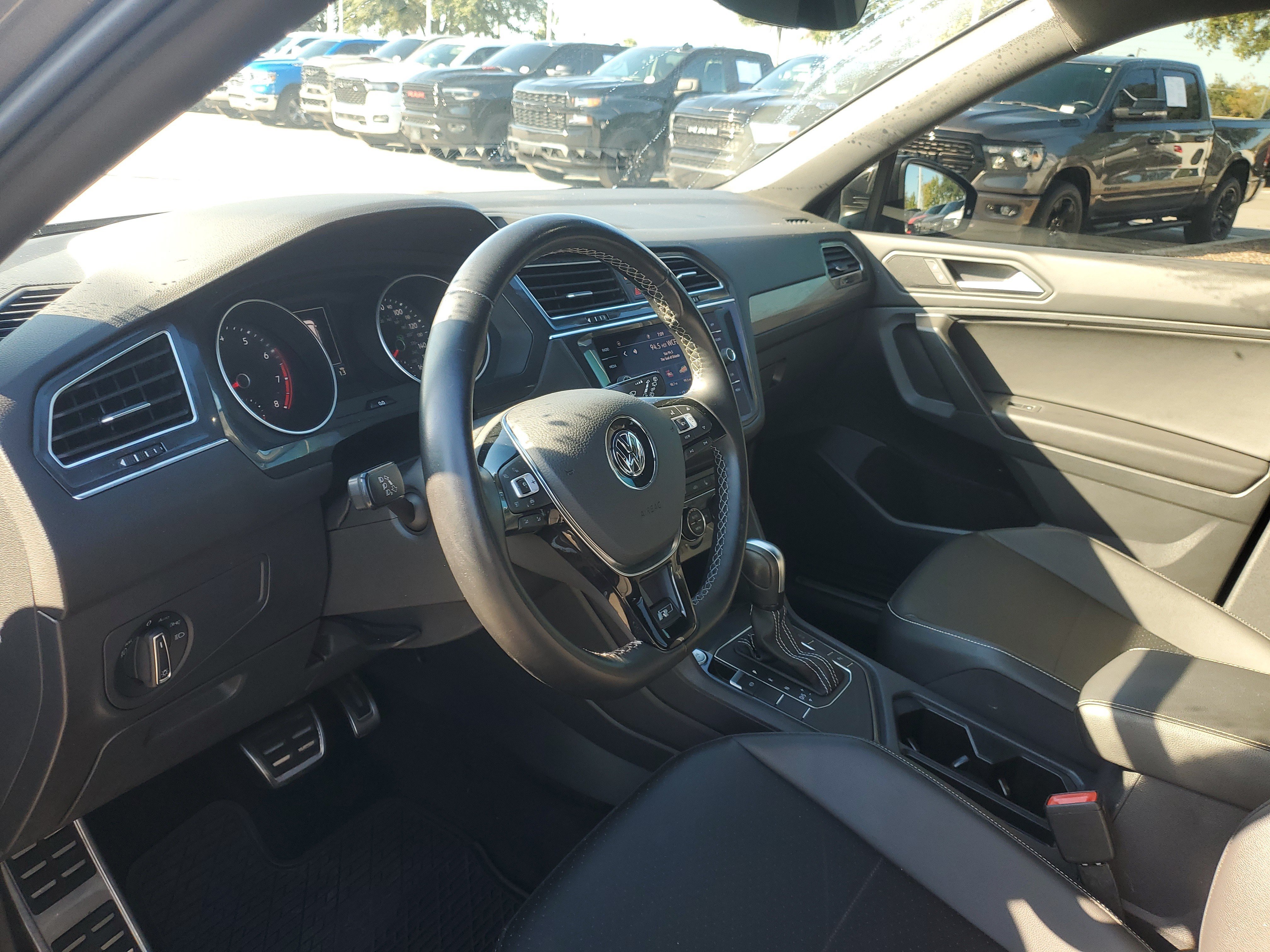 Used 2021 Volkswagen Tiguan SE R-Line FWD image 13