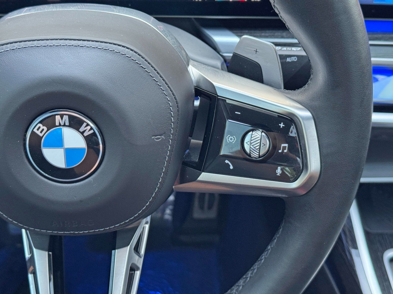 Used 2023 BMW 740i RWD image 24
