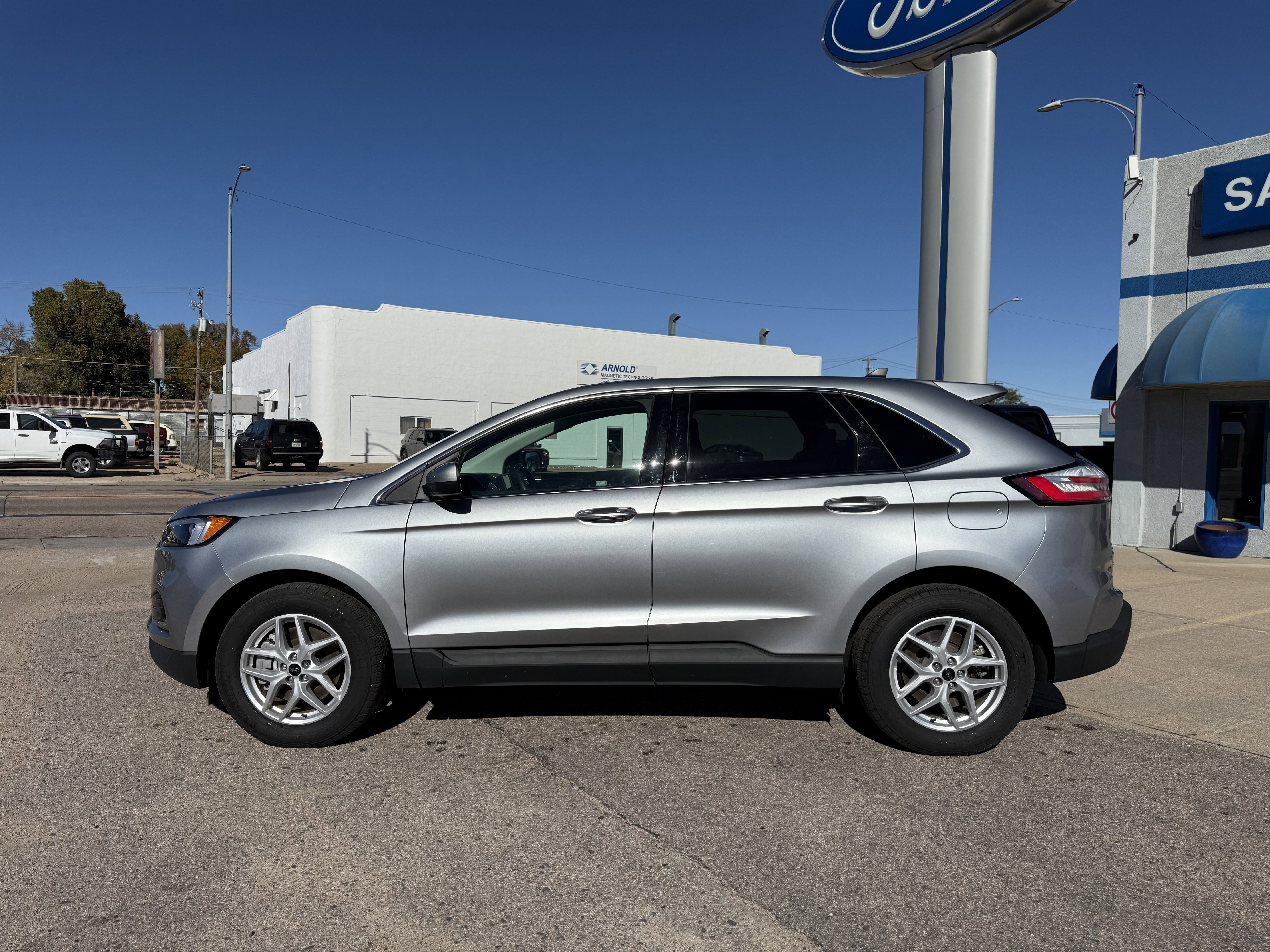 Used 2024 Ford Edge SEL image 9