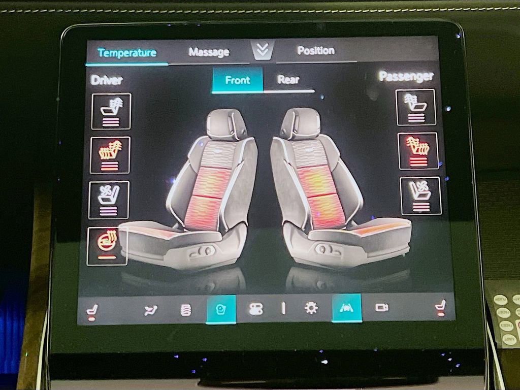 Used 2025 Cadillac Escalade ESV Sport Platinum w/ LPO, ONYX Package image 23