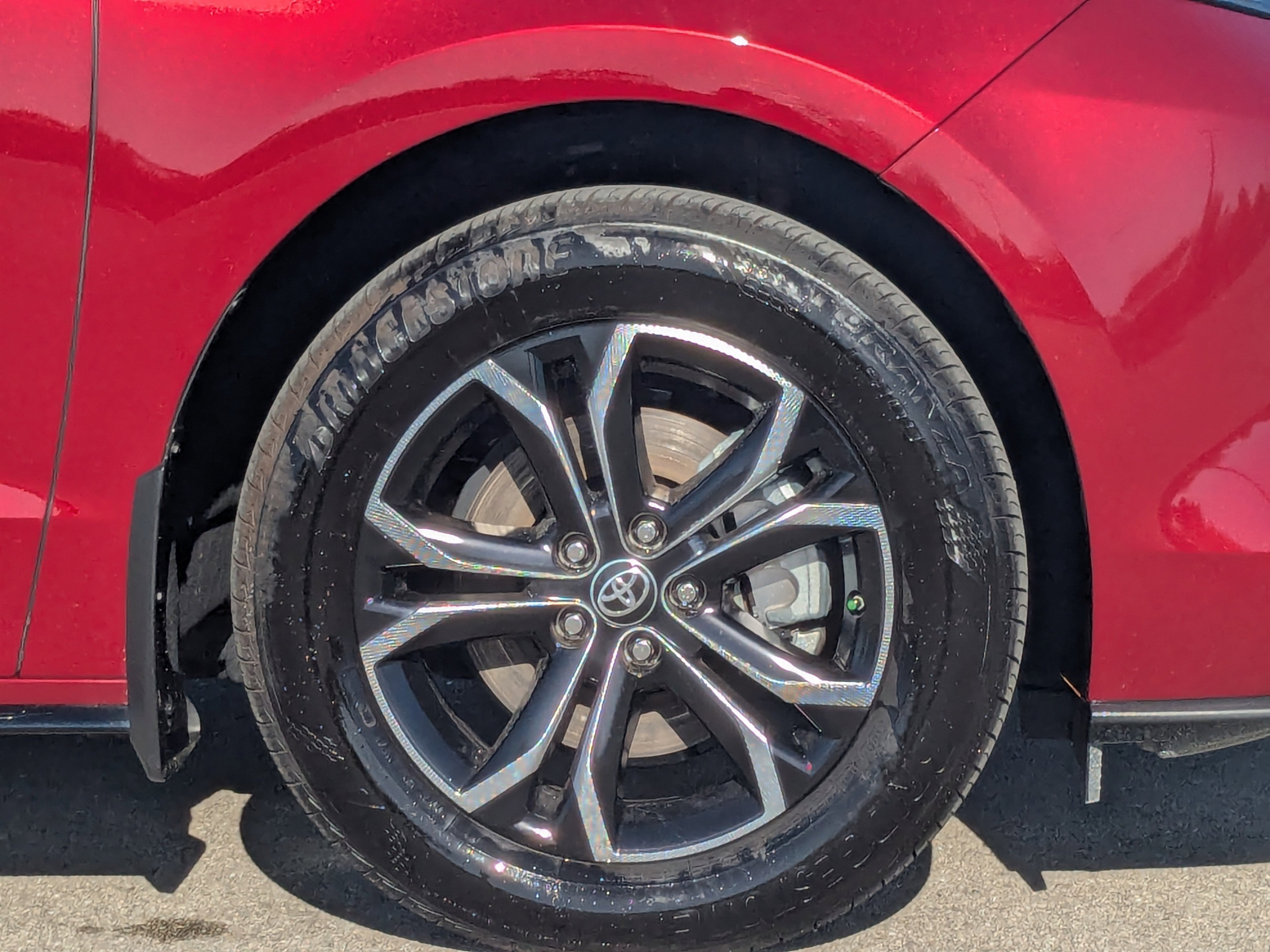 Used 2025 Toyota Sienna Platinum image 11