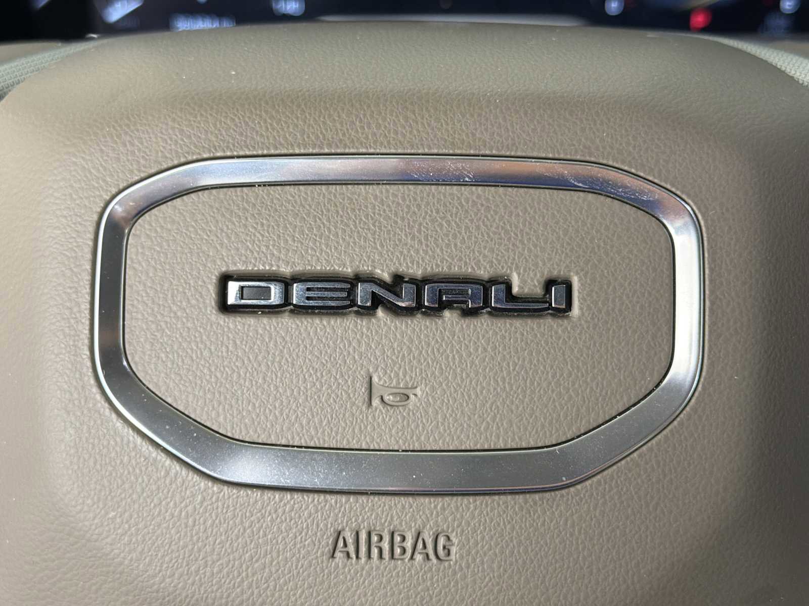 Used 2023 GMC Yukon XL Denali AWD/4WD image 27