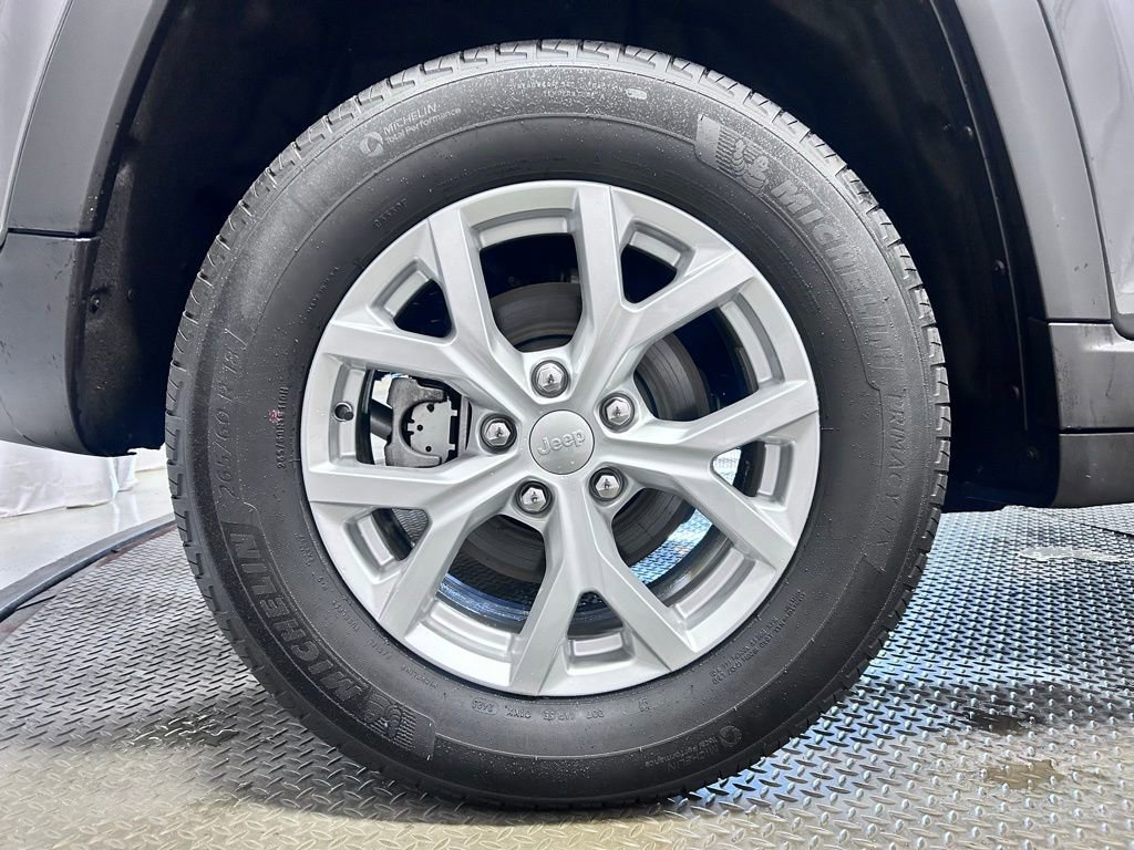 Used 2023 Jeep Grand Cherokee Limited w/ Trailer Tow Package image 32