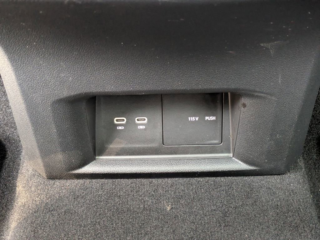 Used 2021 Volkswagen Atlas Cross Sport SE image 15