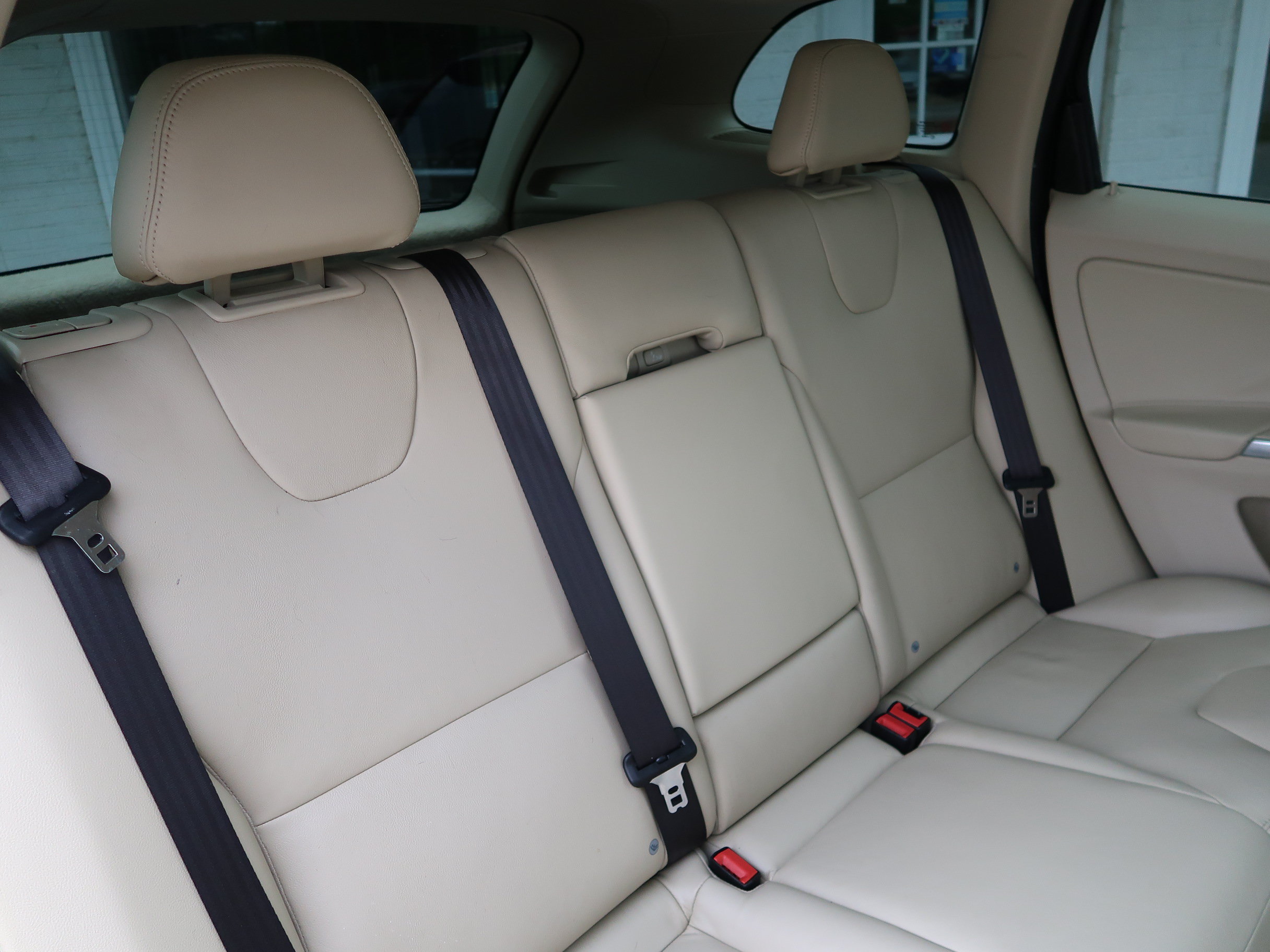 Used 2015 Volvo XC60 T5 Premier w/ Proximity Package FWD image 31