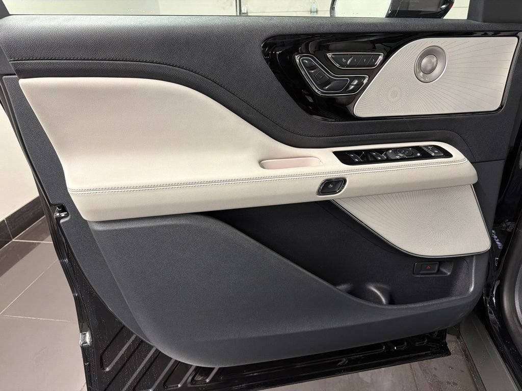 New 2026 Lincoln Aviator Reserve AWD/4WD image 29