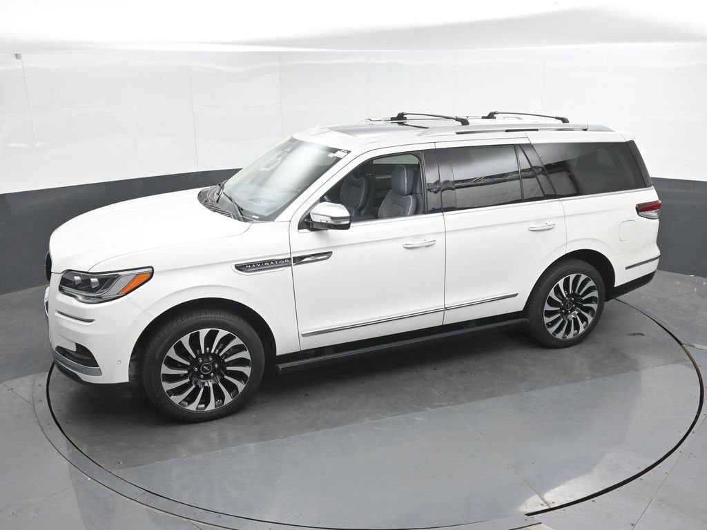 Used 2022 Lincoln Navigator Black Label AWD/4WD image 38