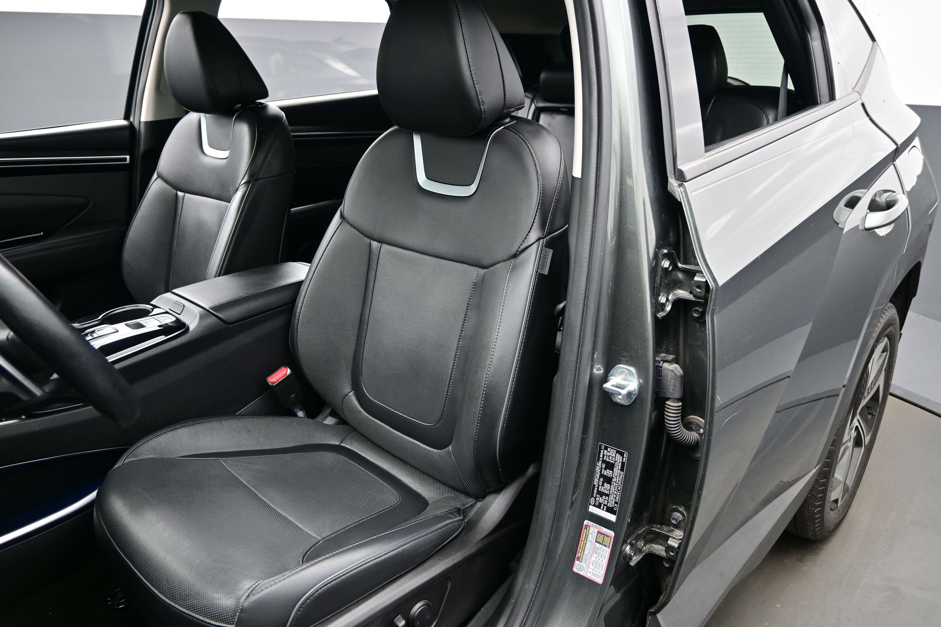 Certified 2023 Hyundai Tucson Limited AWD/4WD image 11