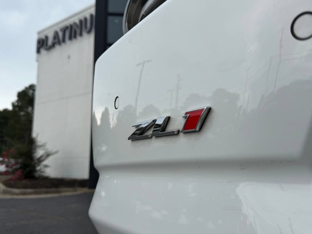 Used 2019 Chevrolet Camaro ZL1 RWD image 9
