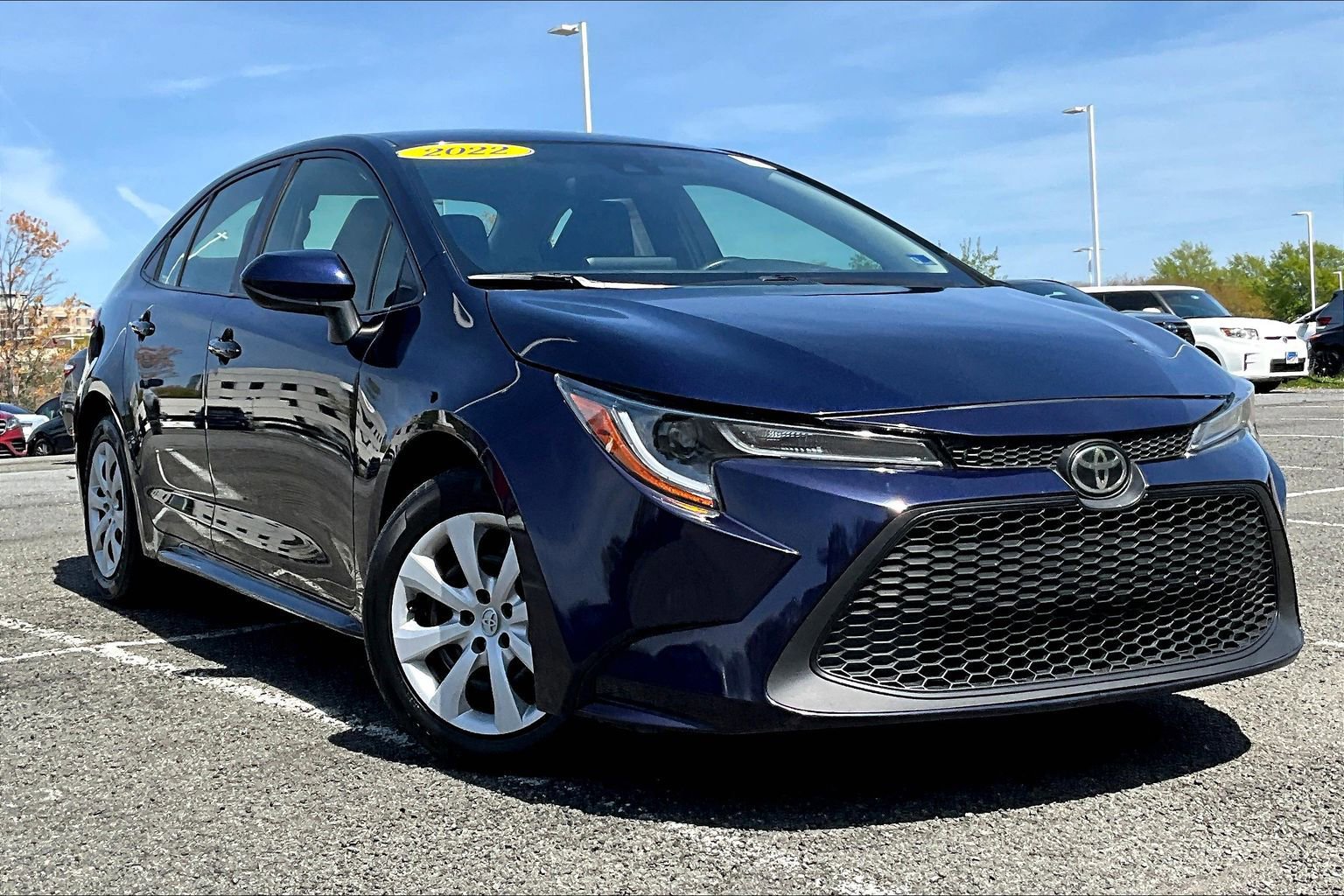 Used 2022 Toyota Corolla LE image 2