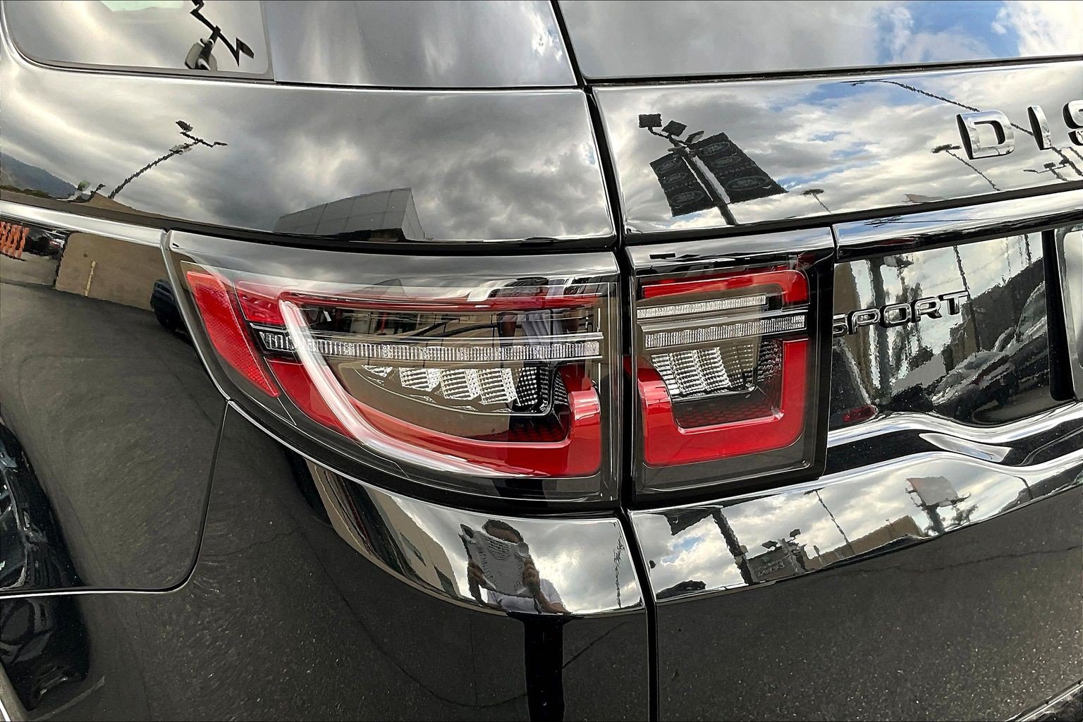 New 2026 Land Rover Discovery Sport Landmark AWD/4WD image 6