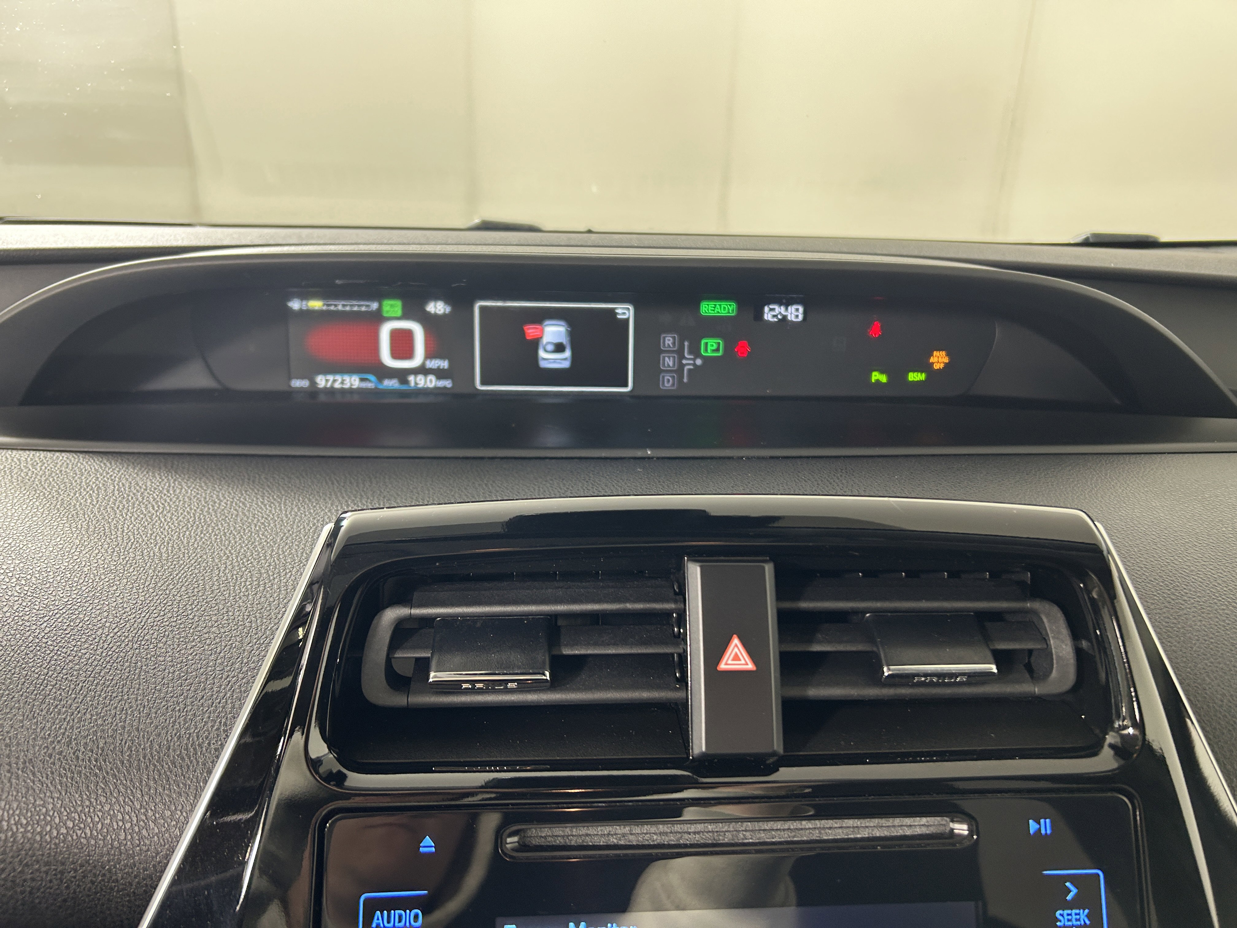 Used 2019 Toyota Prius XLE image 18