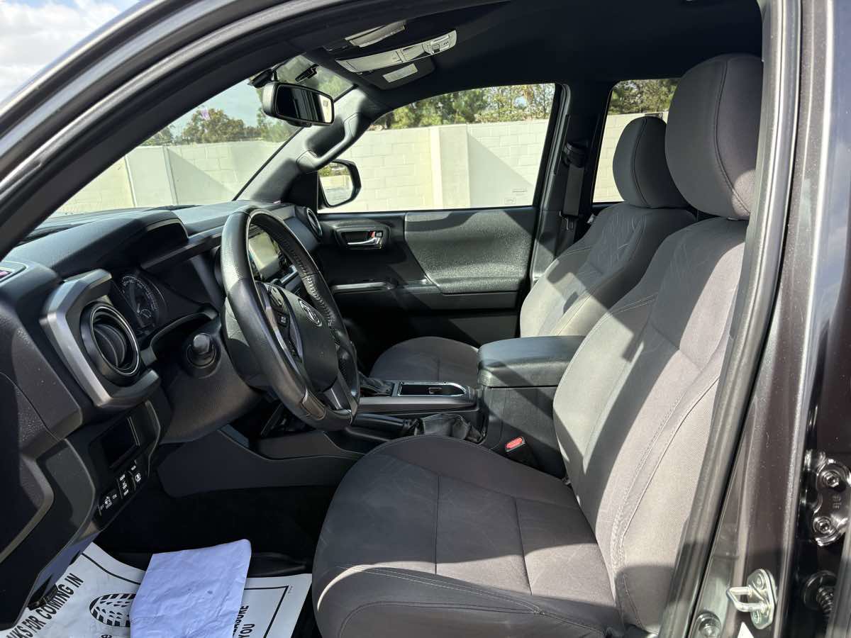 Used 2017 Toyota Tacoma TRD Sport image 23