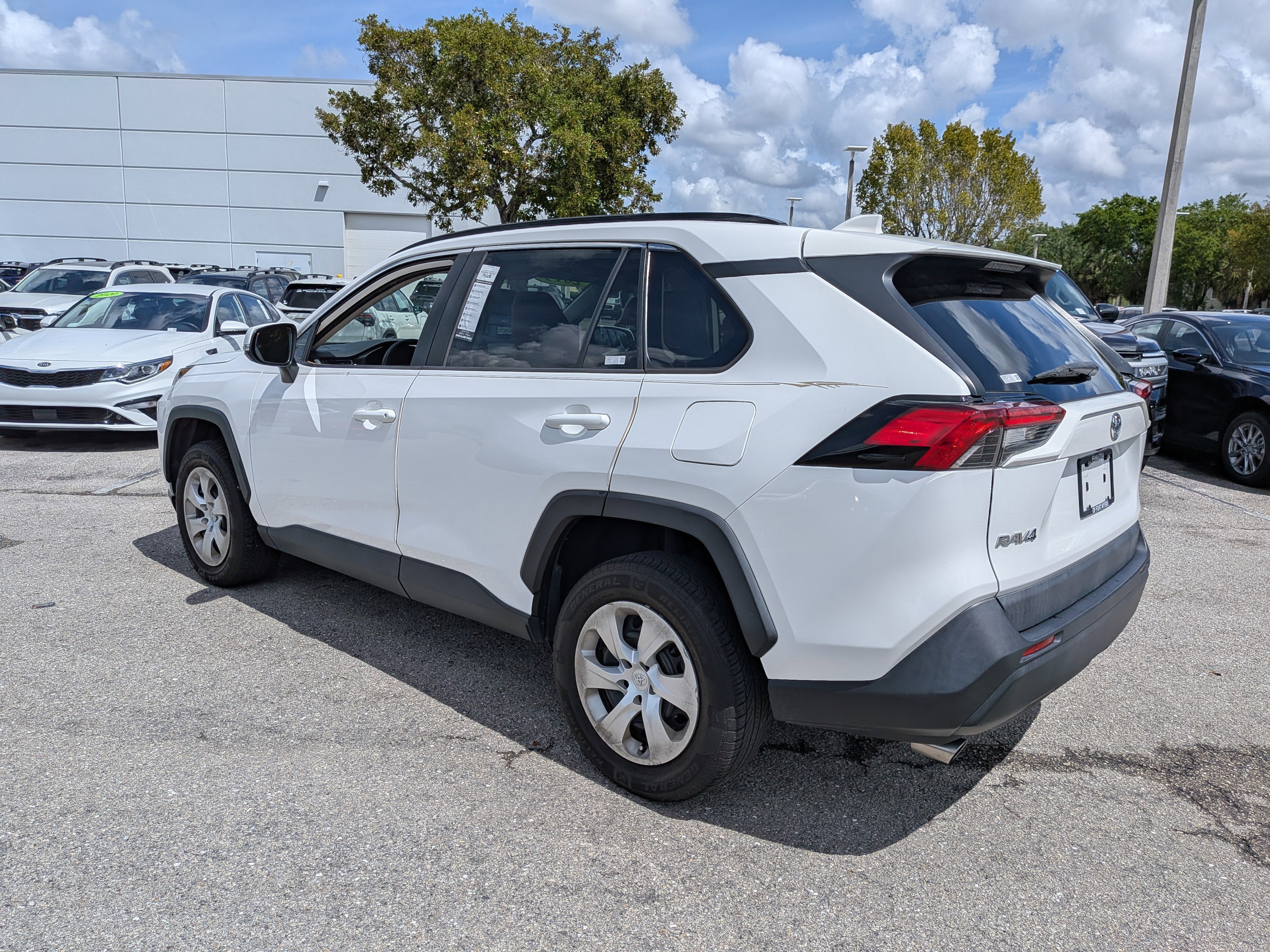 Used 2019 Toyota RAV4 LE image 6
