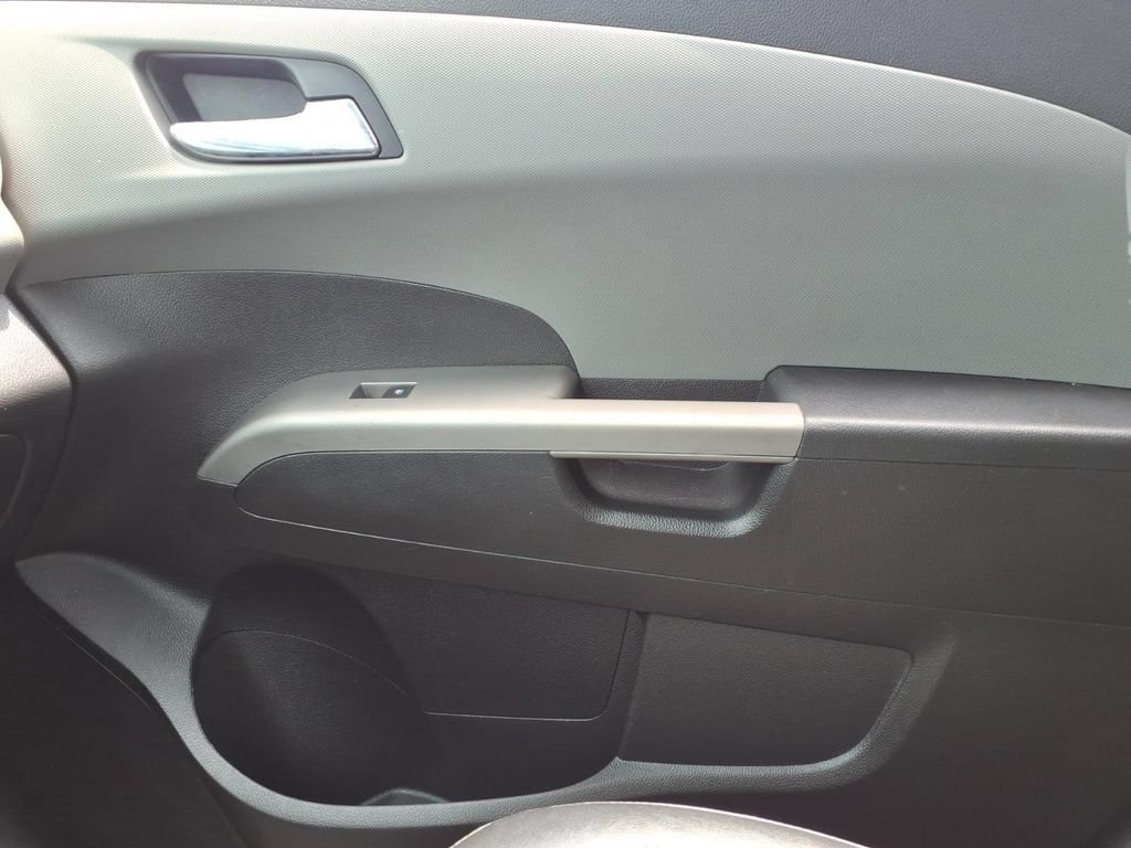 Used 2019 Chevrolet Sonic Premier FWD image 22