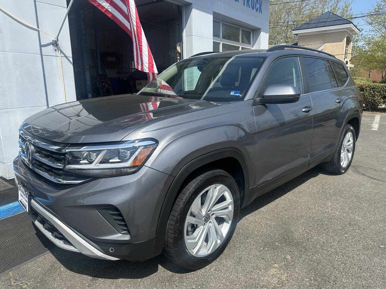 Used 2022 Volkswagen Atlas SE AWD/4WD image 2