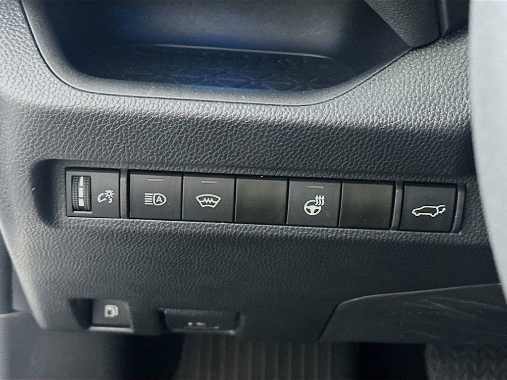 Used 2023 Toyota RAV4 XSE w/ XSE Grade Weather Package AWD/4WD image 10