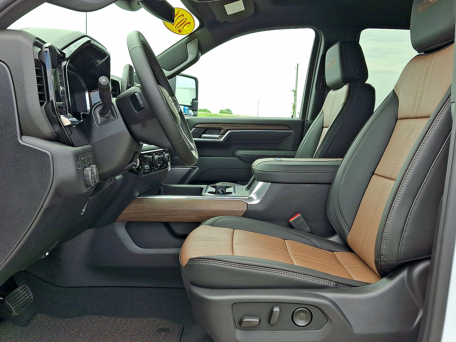 New 2026 Chevrolet Silverado 2500 High Country w/ Z71 Off-Road Package AWD/4WD image 14