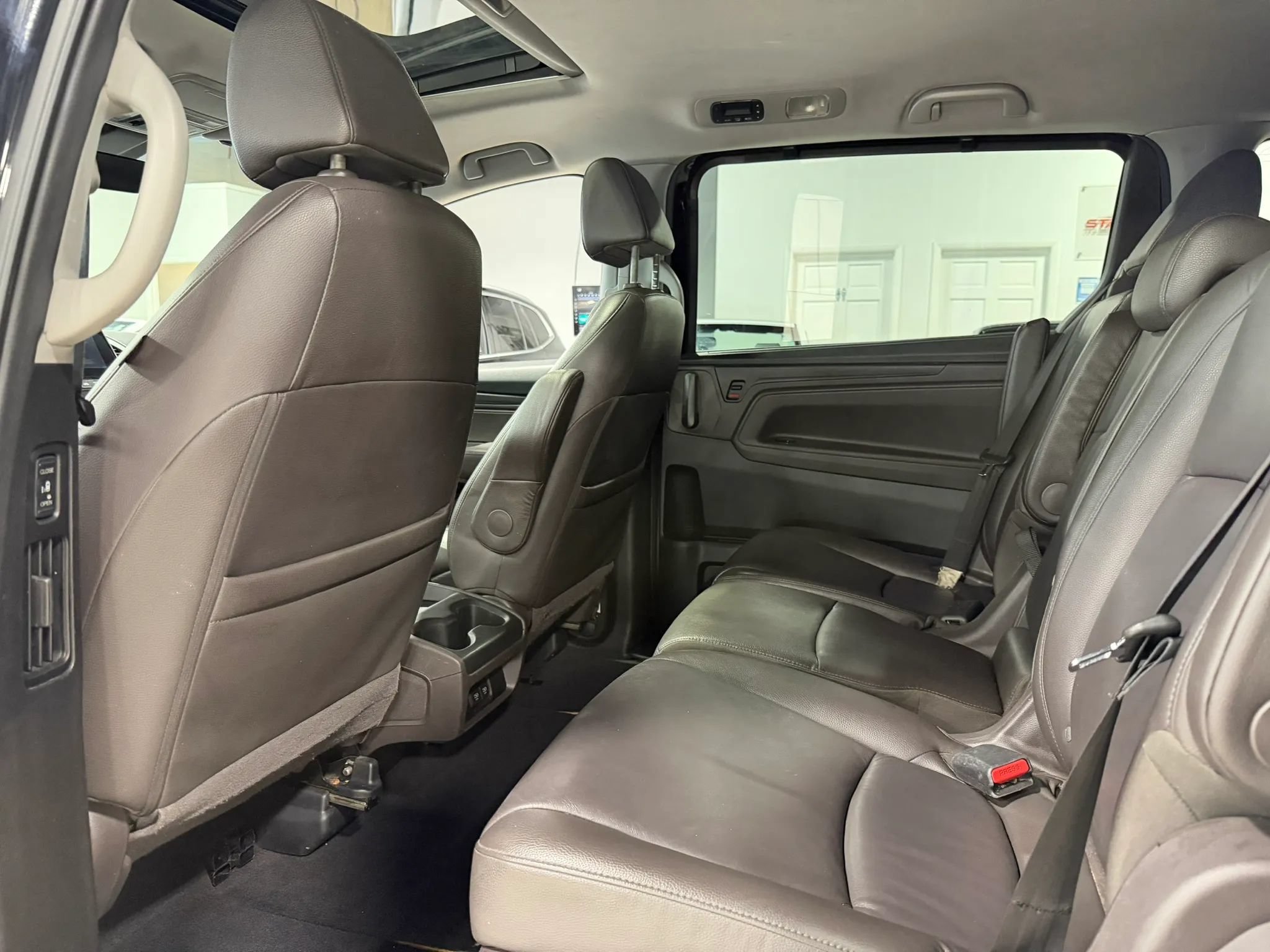 Used 2018 Honda Odyssey EX-L image 25