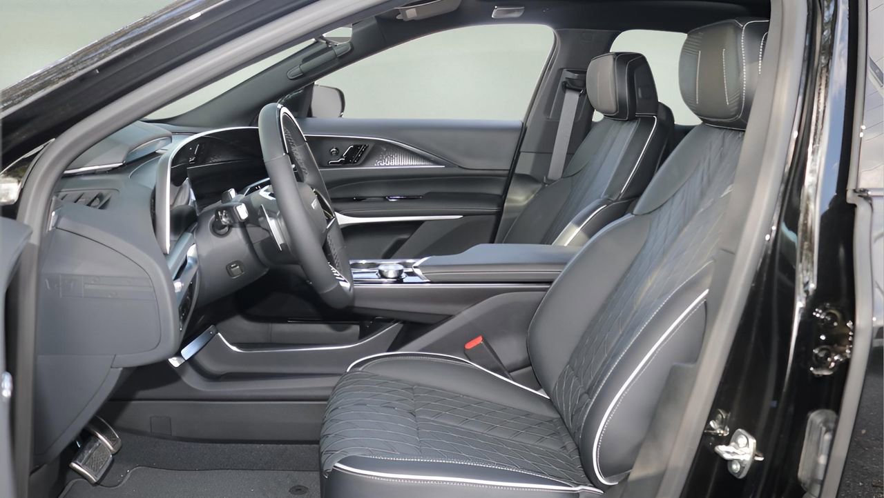 New 2026 Cadillac Lyriq V image 12