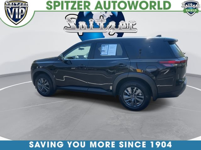 Used 2024 Nissan Pathfinder S AWD/4WD image 7