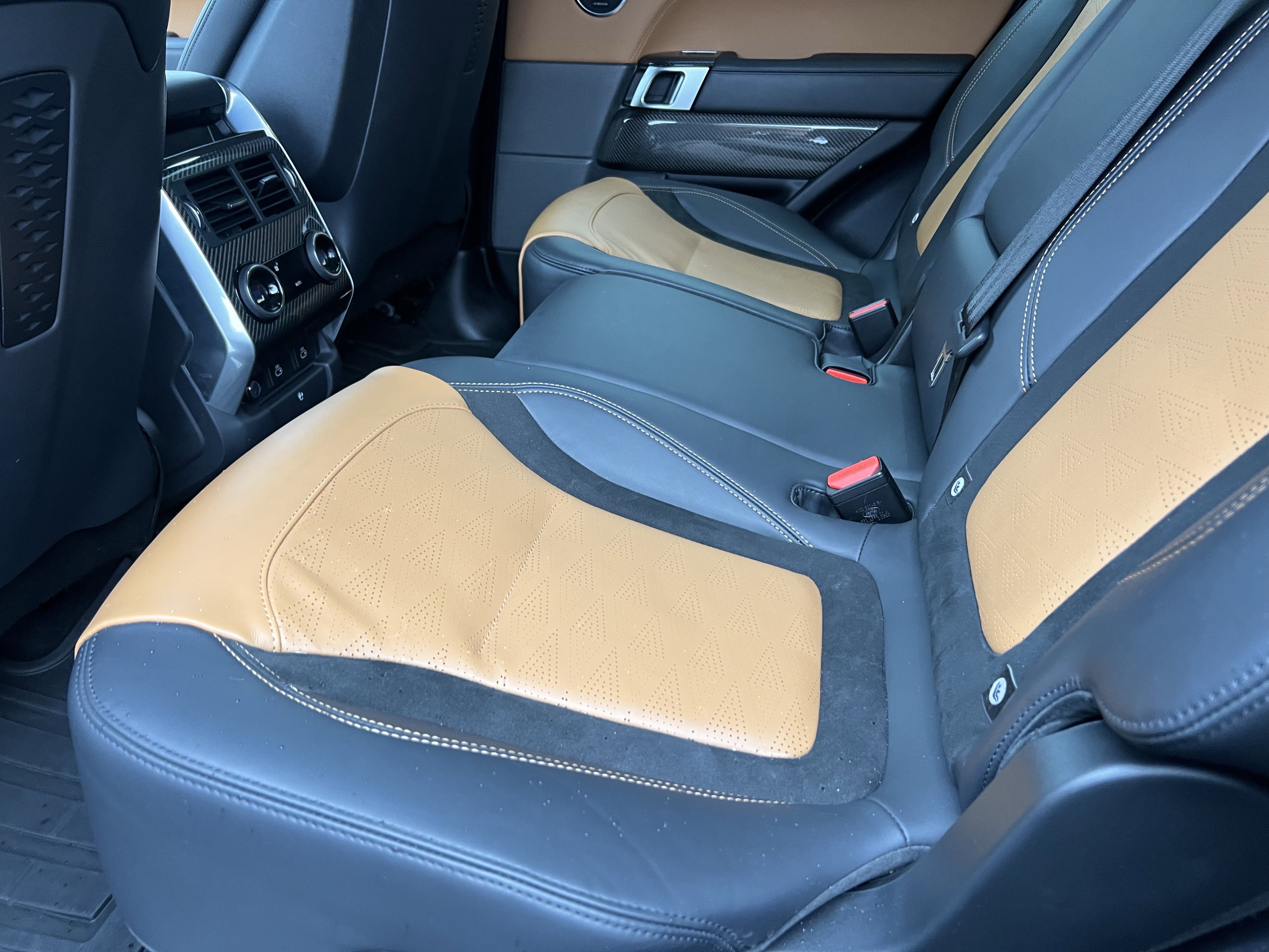 Certified 2022 Land Rover Range Rover Sport SVR image 31