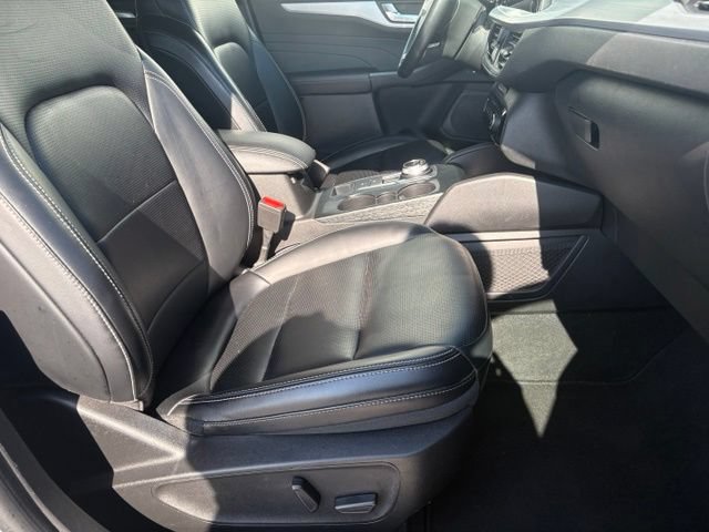 Used 2023 Ford Escape Platinum AWD/4WD image 18
