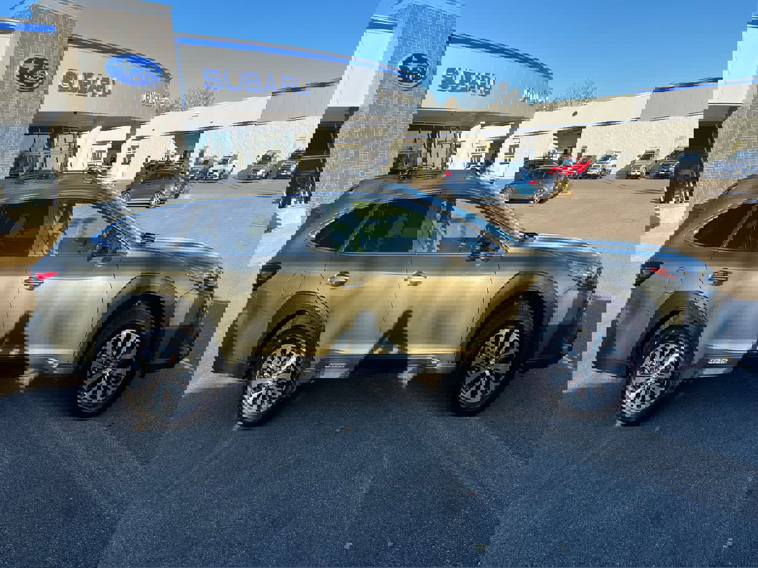 Used 2025 Subaru Outback Premium w/ Popular Package #1A image 8