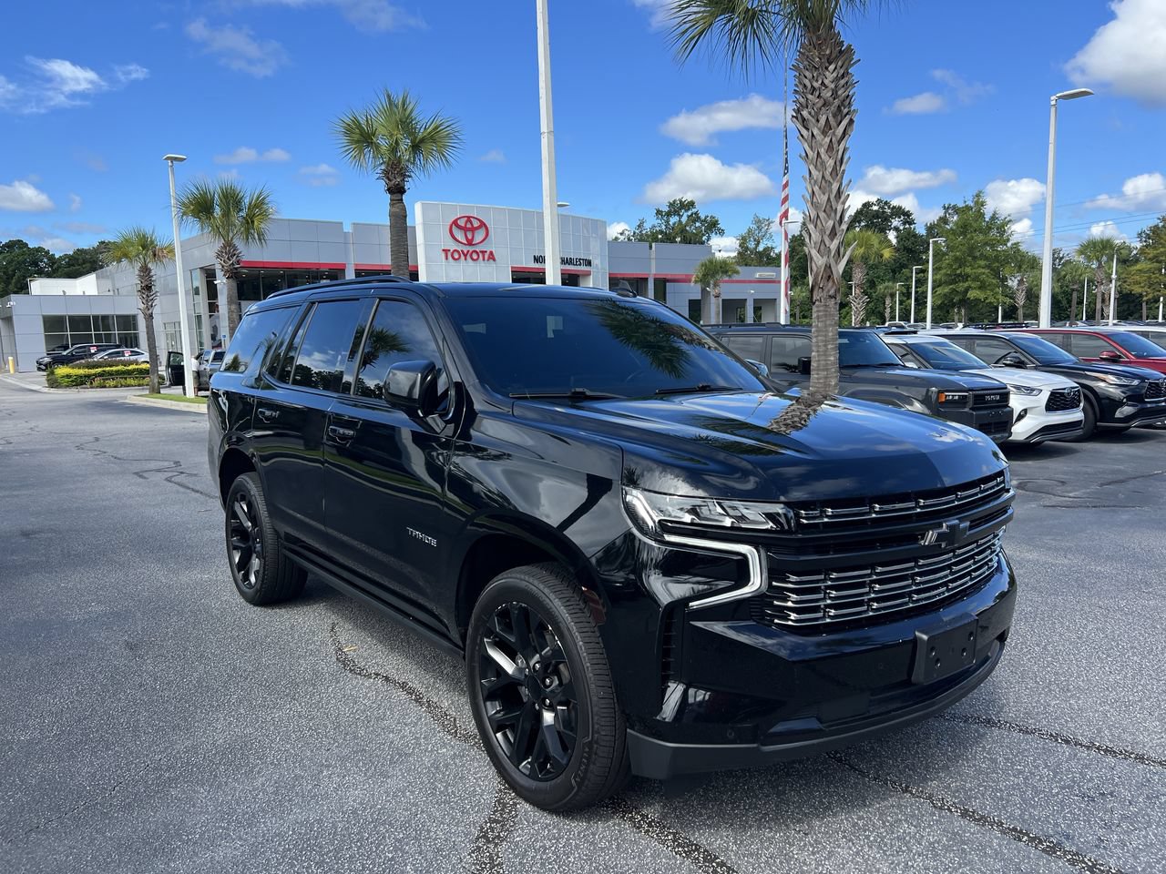 Used 2023 Chevrolet Tahoe Premier AWD/4WD image 2