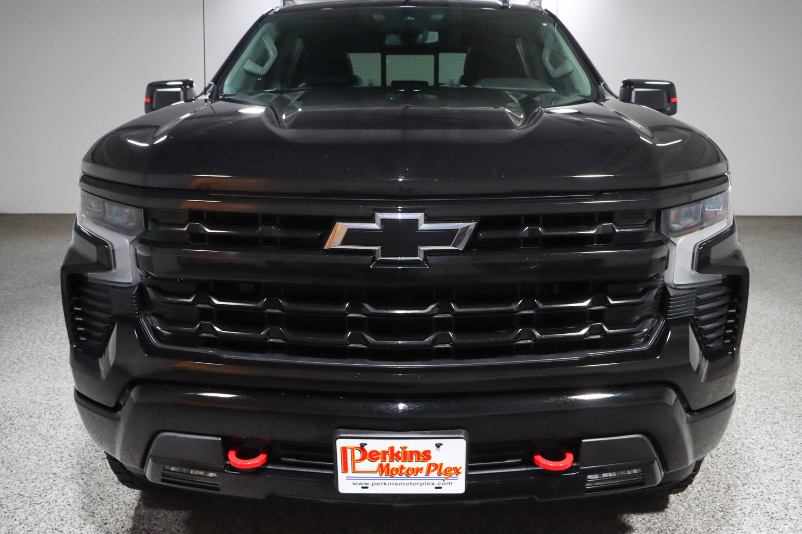 Used 2023 Chevrolet Silverado 1500 RST w/ Redline Edition AWD/4WD image 5