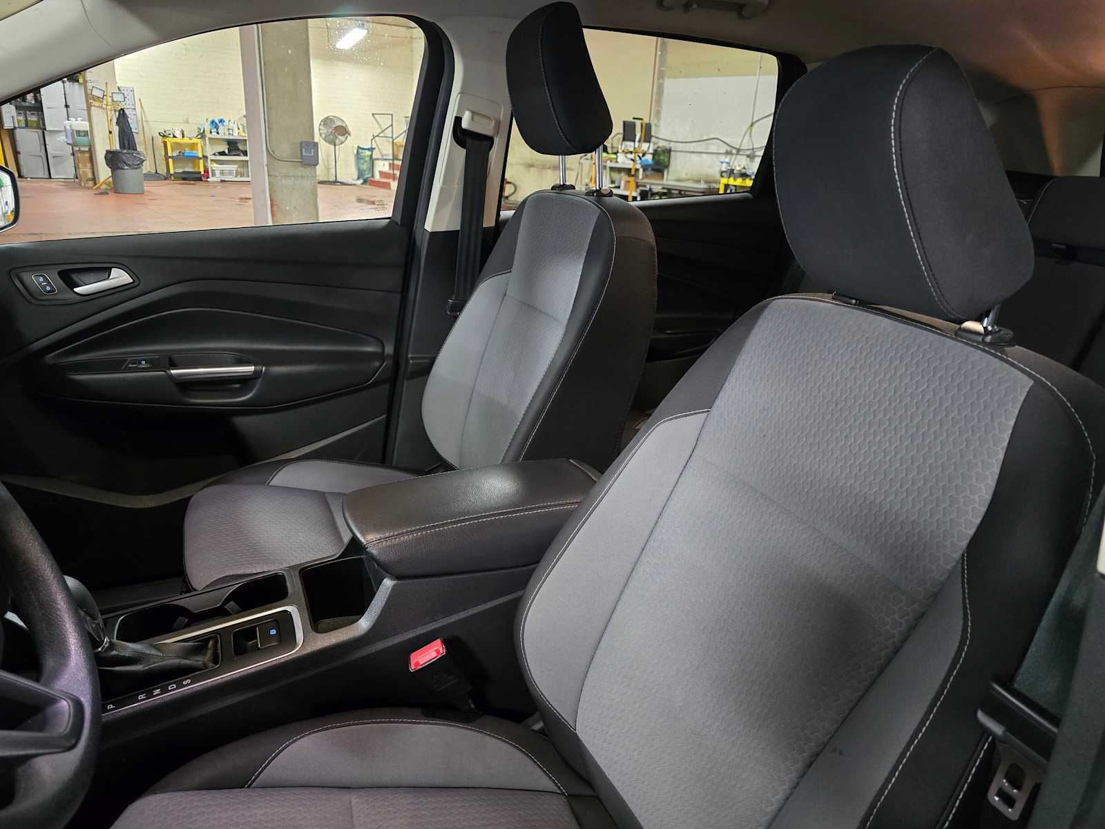 Used 2019 Ford Escape SE image 22