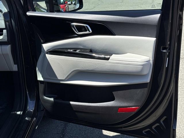 Used 2024 Kia Carnival EX FWD image 8