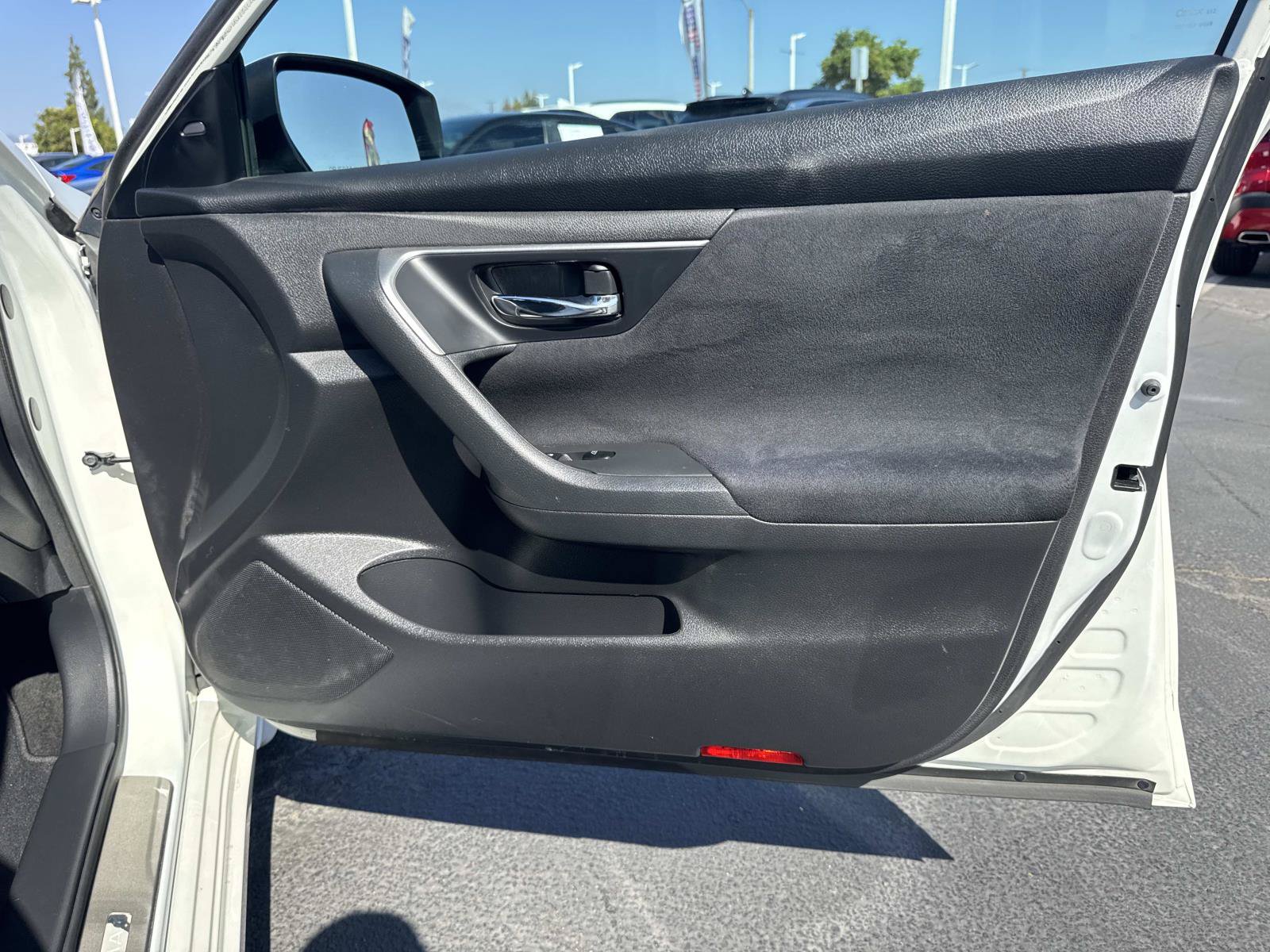 Used 2015 Nissan Altima 2.5 SV w/ Convenience Package FWD image 31