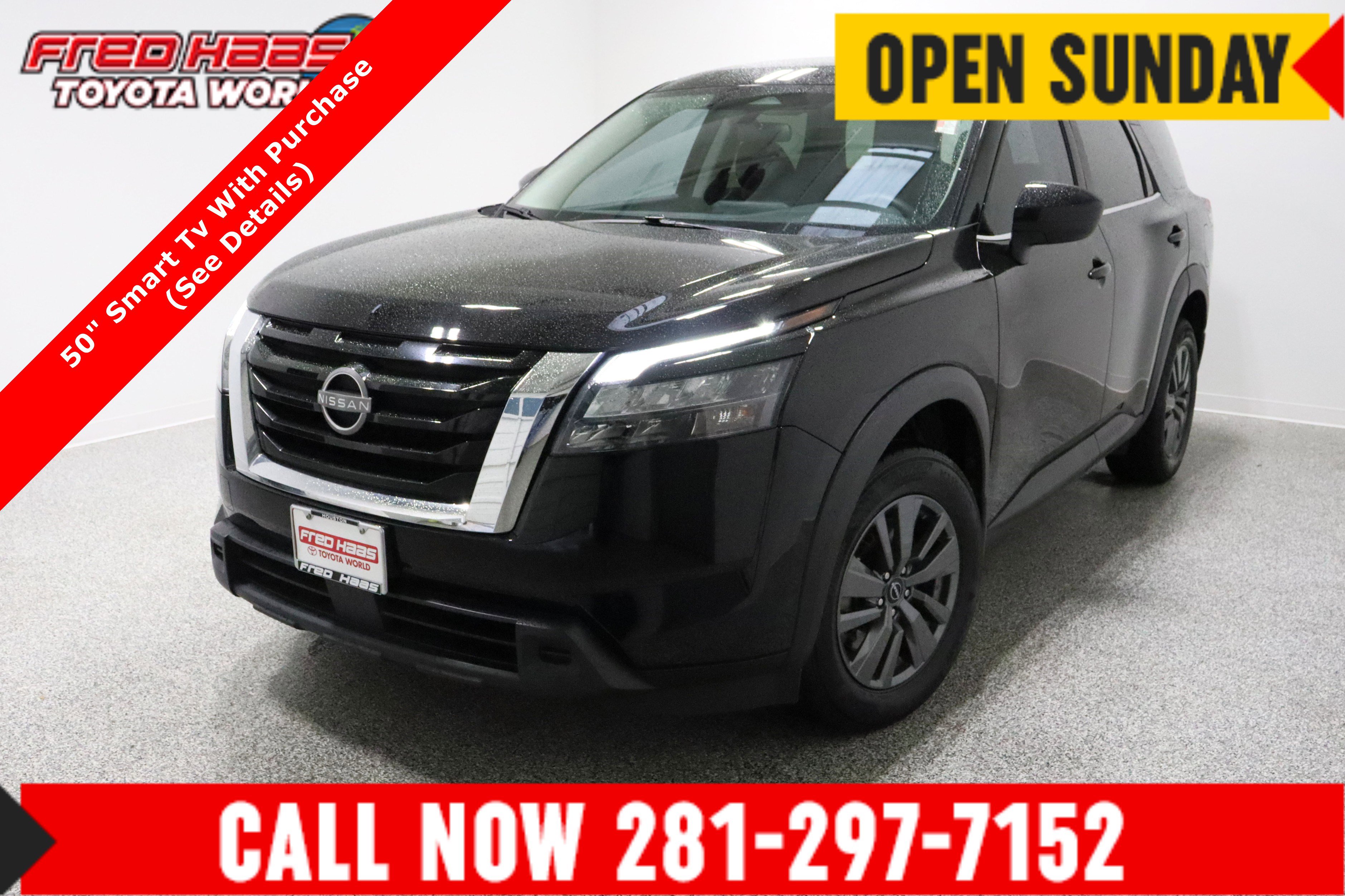 Used 2023 Nissan Pathfinder S image 1