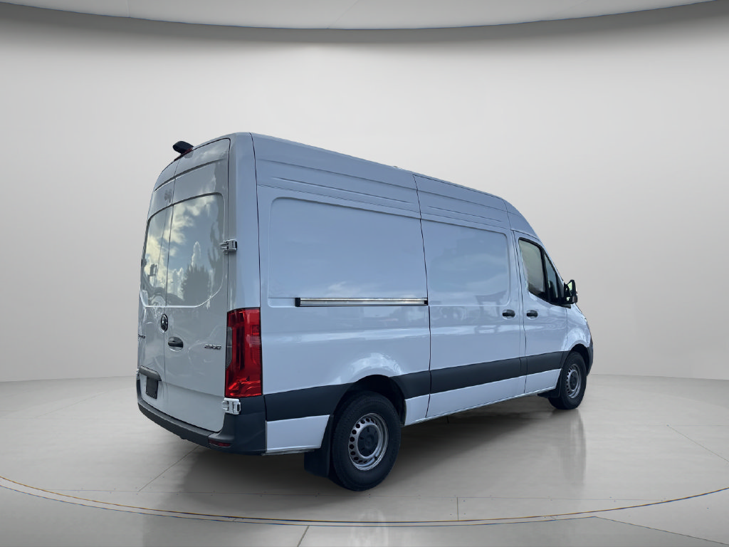 Used 2025 Mercedes-Benz Sprinter 2500 image 7